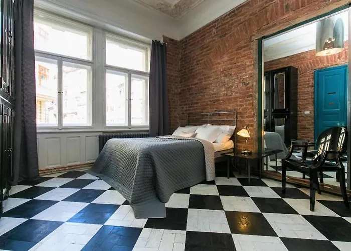 2 Bed Flat - Sleeps 3 - Wifi * Прага